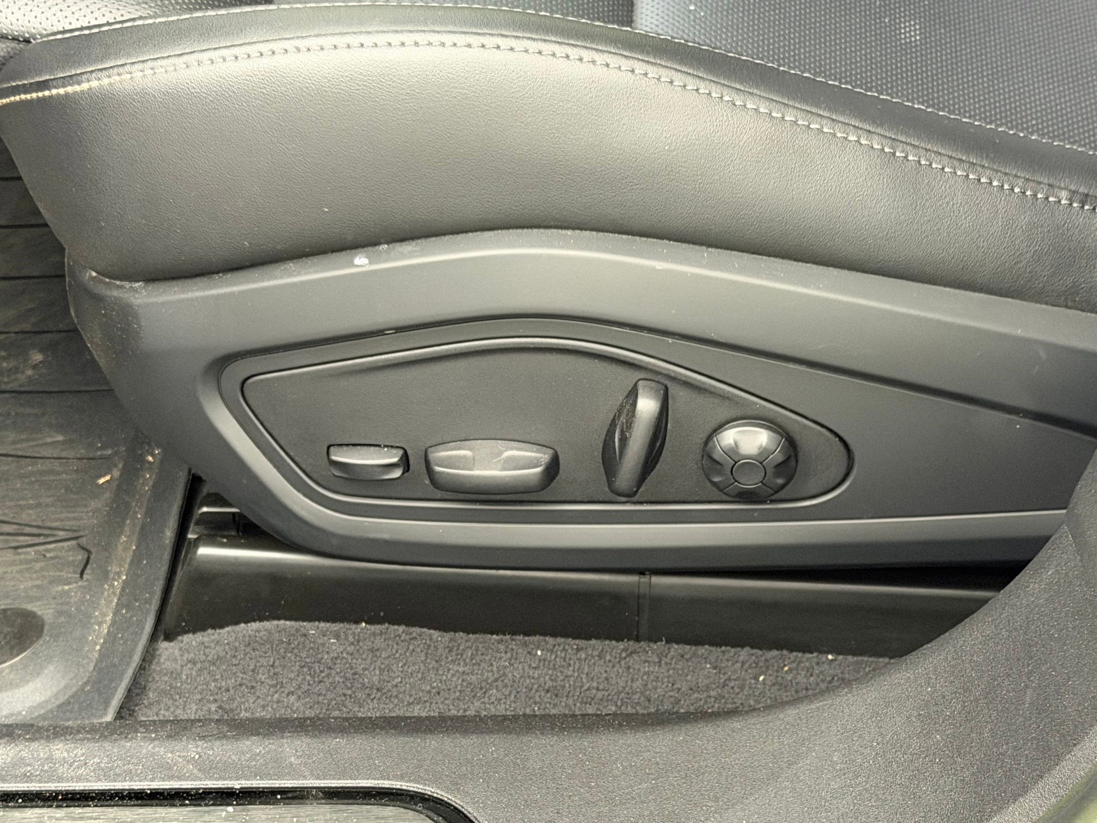 Certified 2022 Porsche Taycan 4S image 16