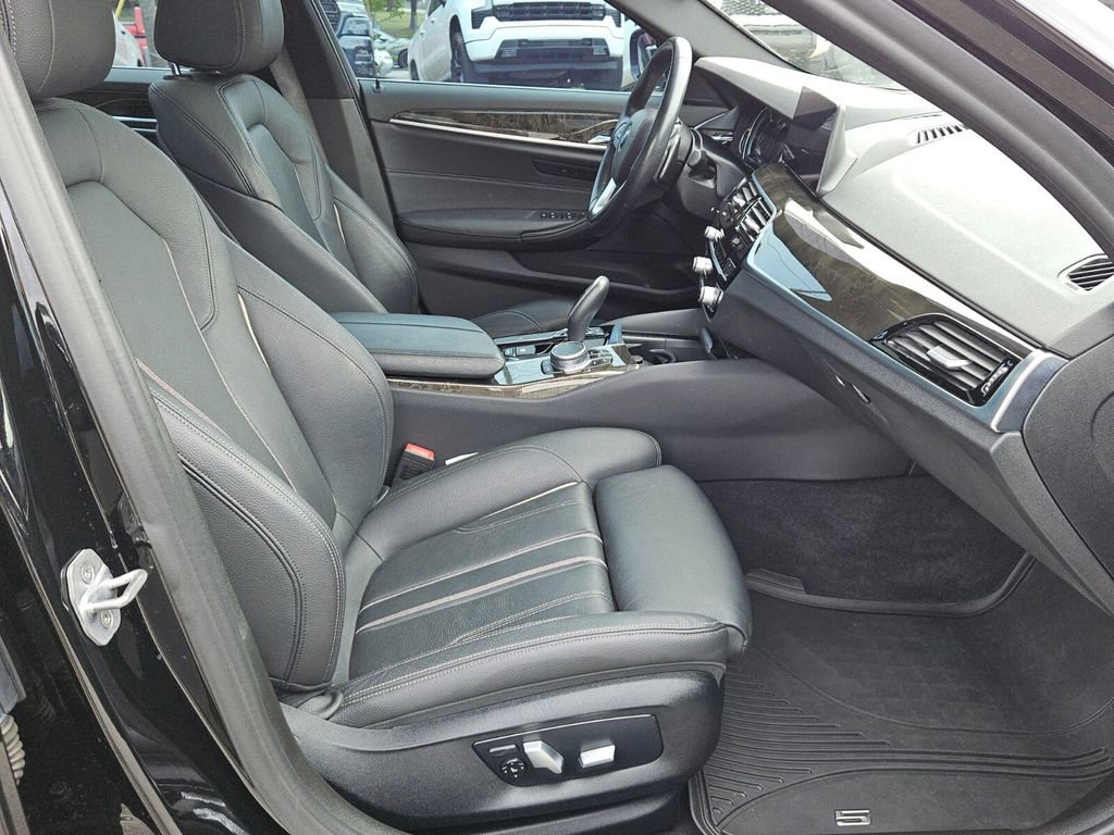 Used 2019 BMW 540i w/ Convenience Package RWD image 15