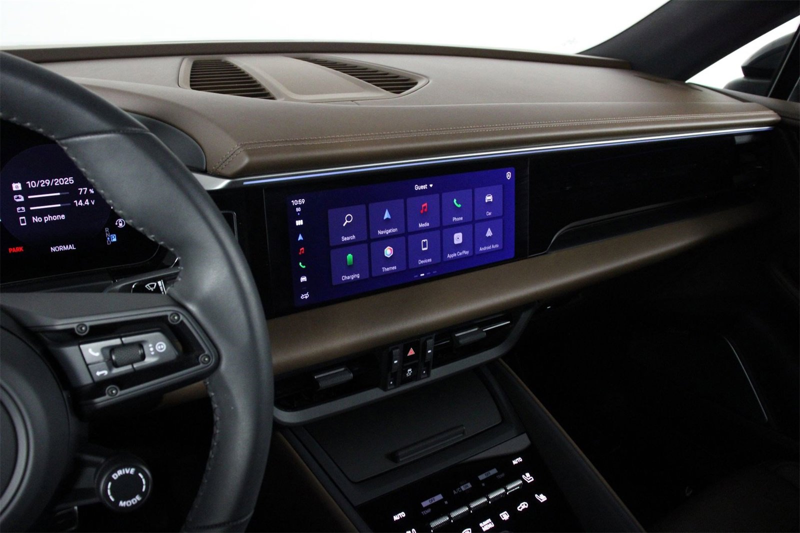 Used 2025 Porsche Macan 4 Electric image 13