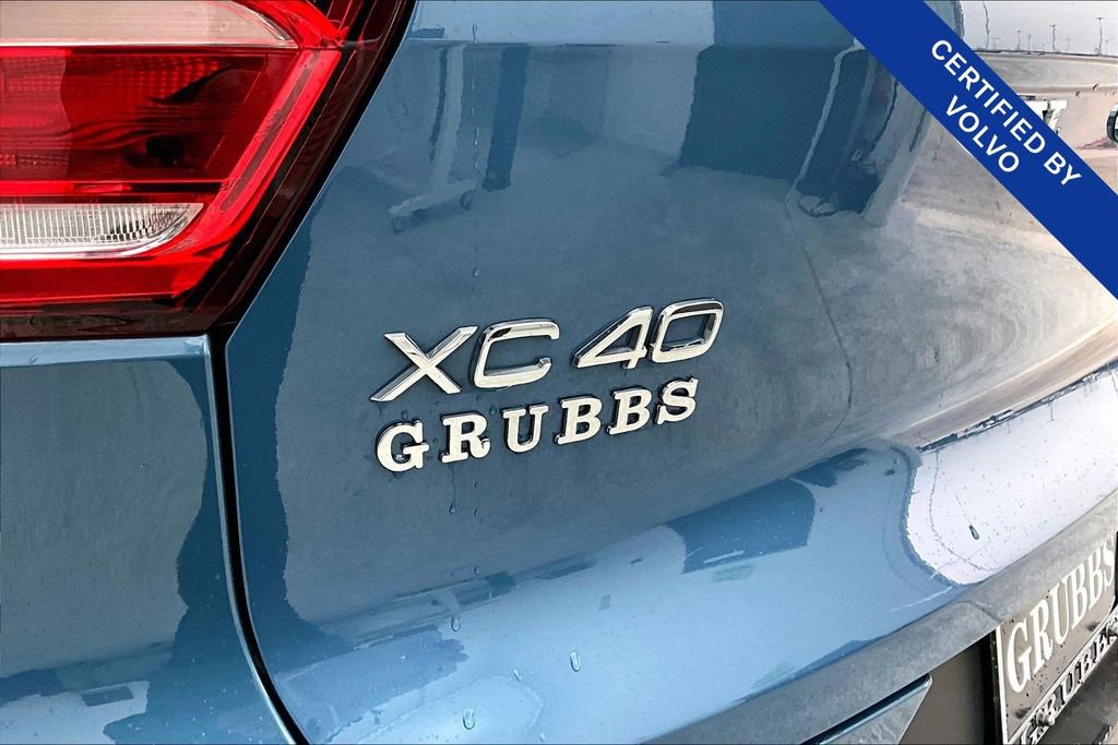 Used 2025 Volvo XC40 B5 Plus image 42