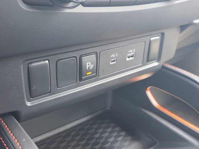 Used 2025 Nissan Frontier PRO-4X image 27
