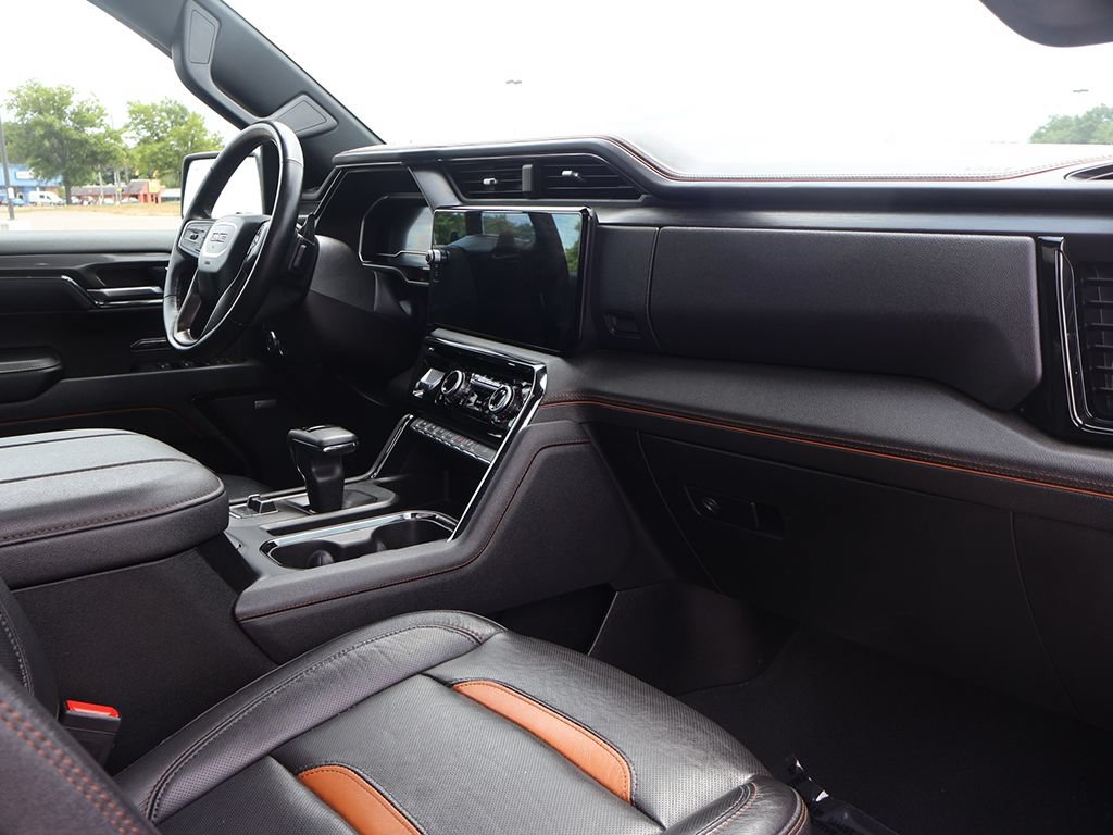 Used 2024 GMC Sierra 1500 AT4 w/ Technology Package AWD/4WD image 30