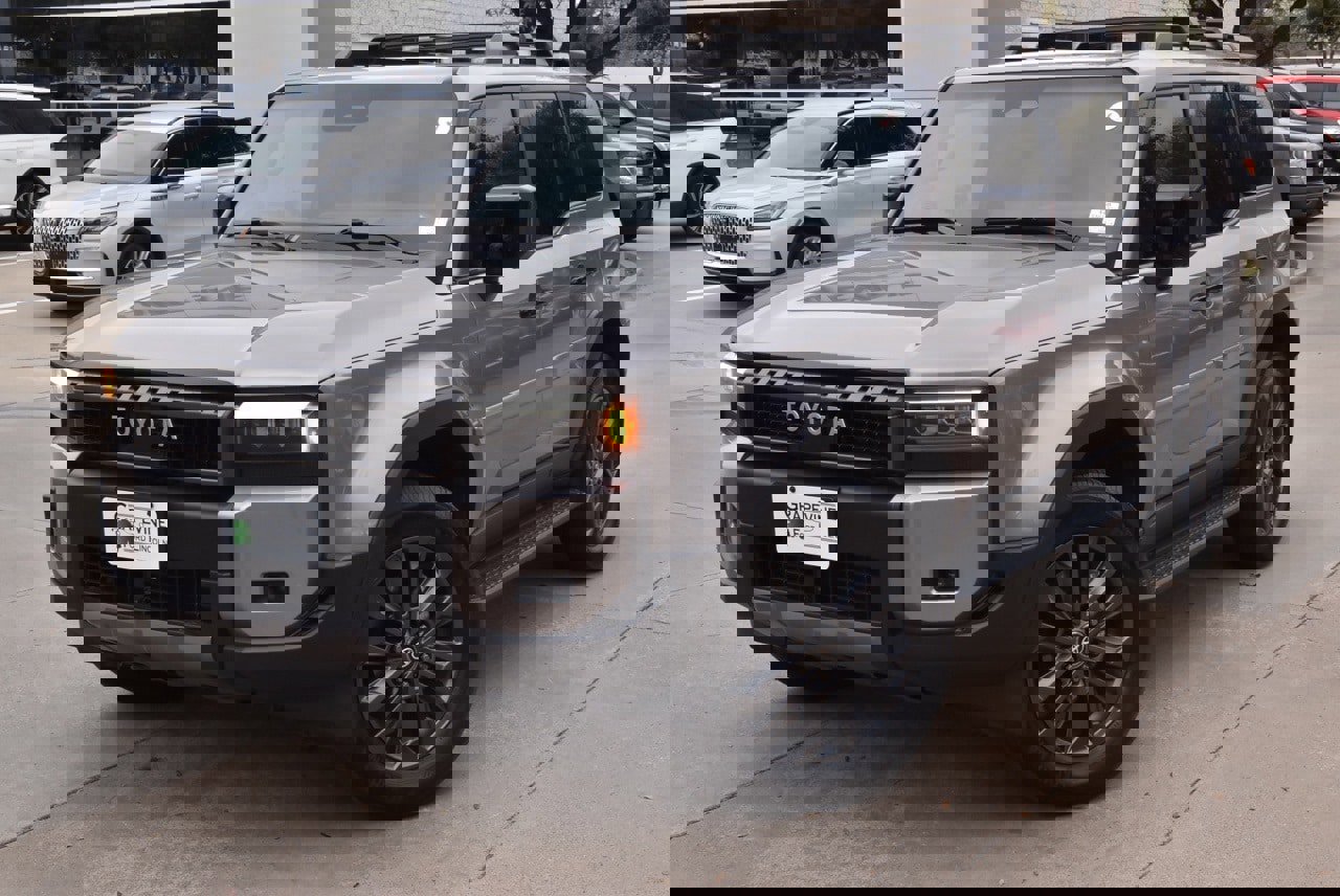 Used 2025 Toyota Land Cruiser image 41