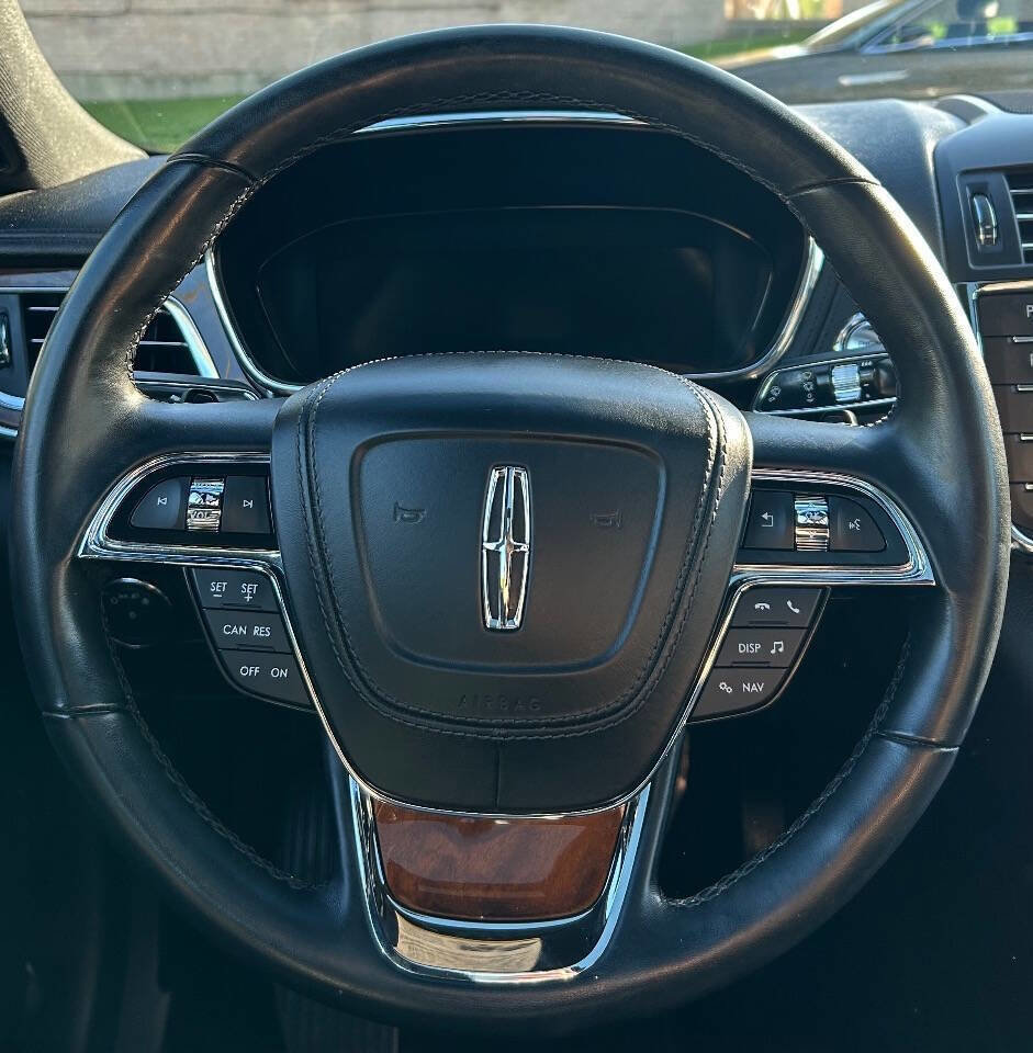 Used 2017 Lincoln Continental Select w/ Climate Package AWD/4WD image 11