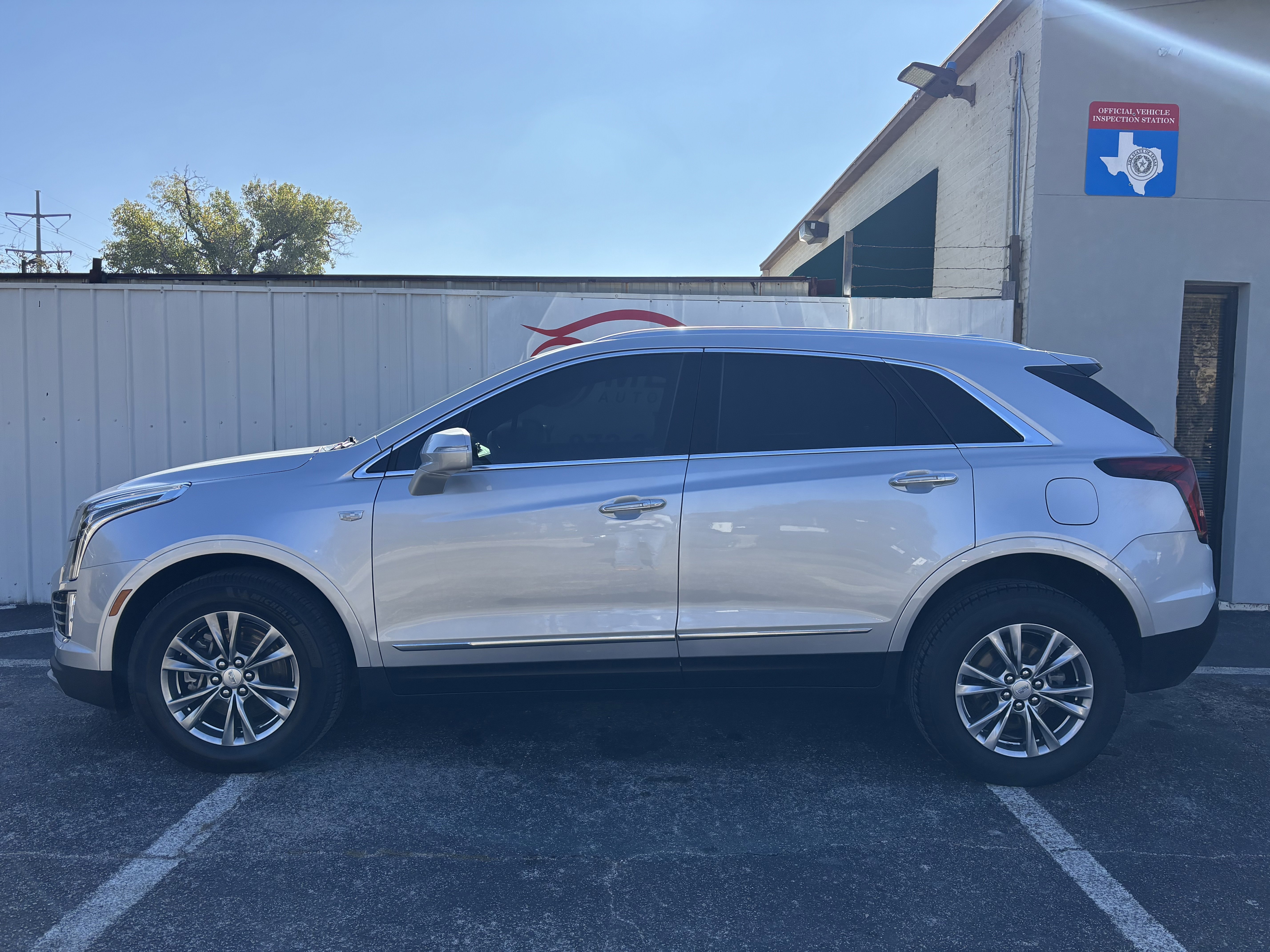 Used 2020 Cadillac XT5 Premium Luxury image 2