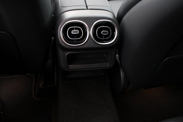 New 2026 Mercedes-Benz GLC 300 4MATIC image 32