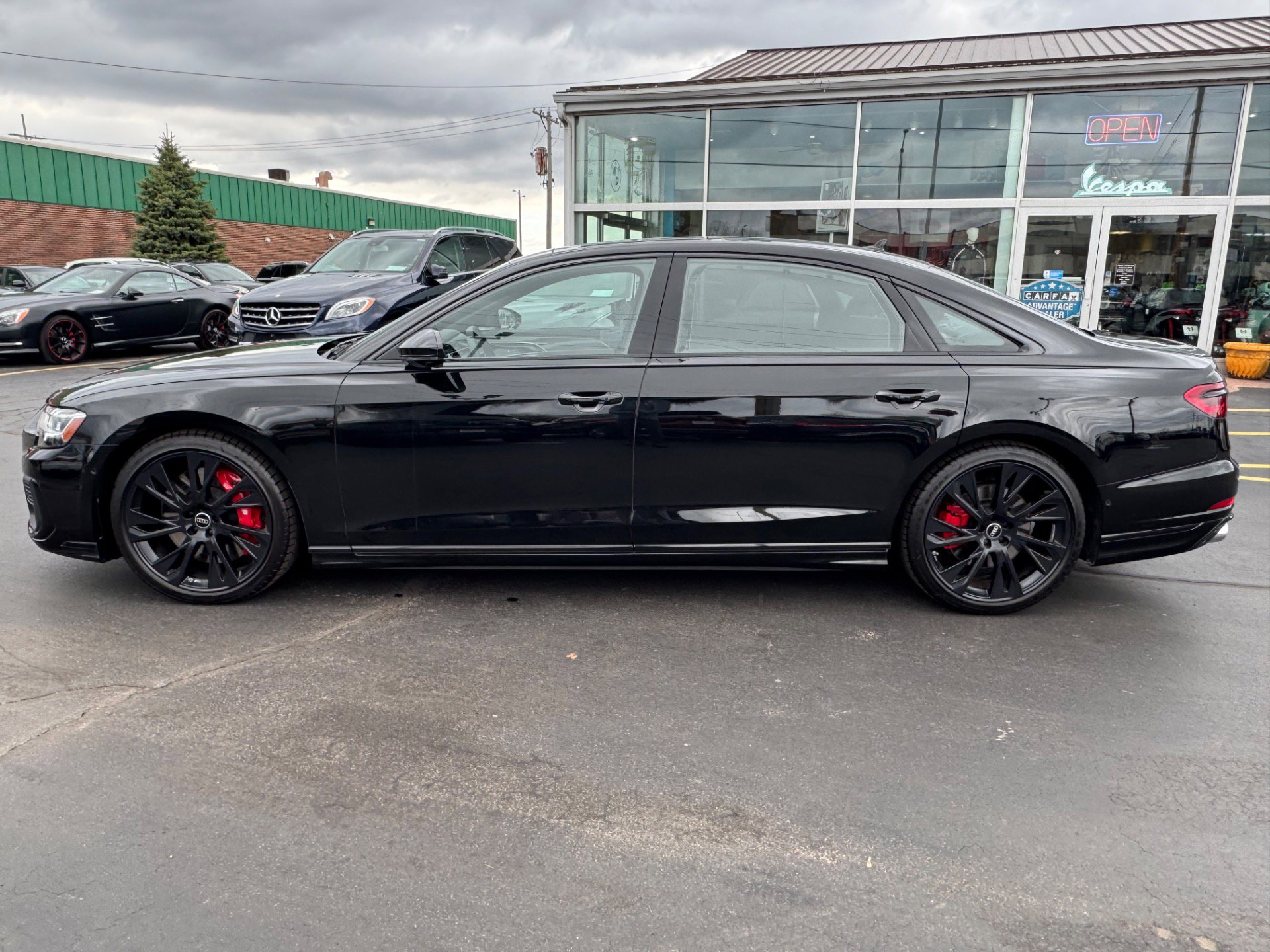 Used 2025 Audi S8 w/ Executive Package image 5