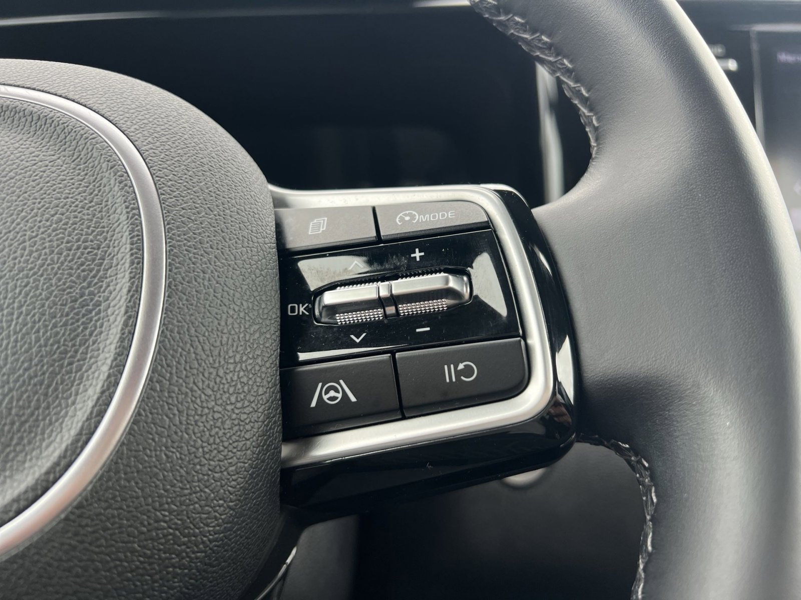 Used 2021 Kia Sorento S w/ Panoramic Sunroof Package image 30