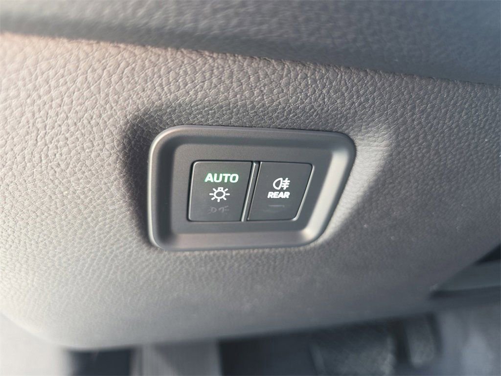 Certified 2025 Porsche Cayenne image 38