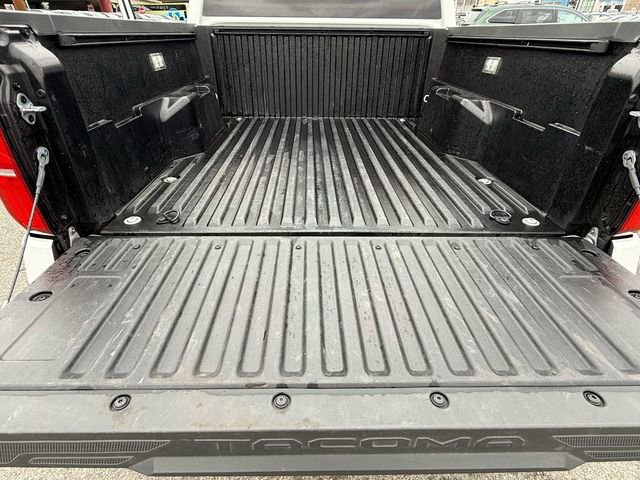 Certified 2025 Toyota Tacoma TRD Off-Road image 33