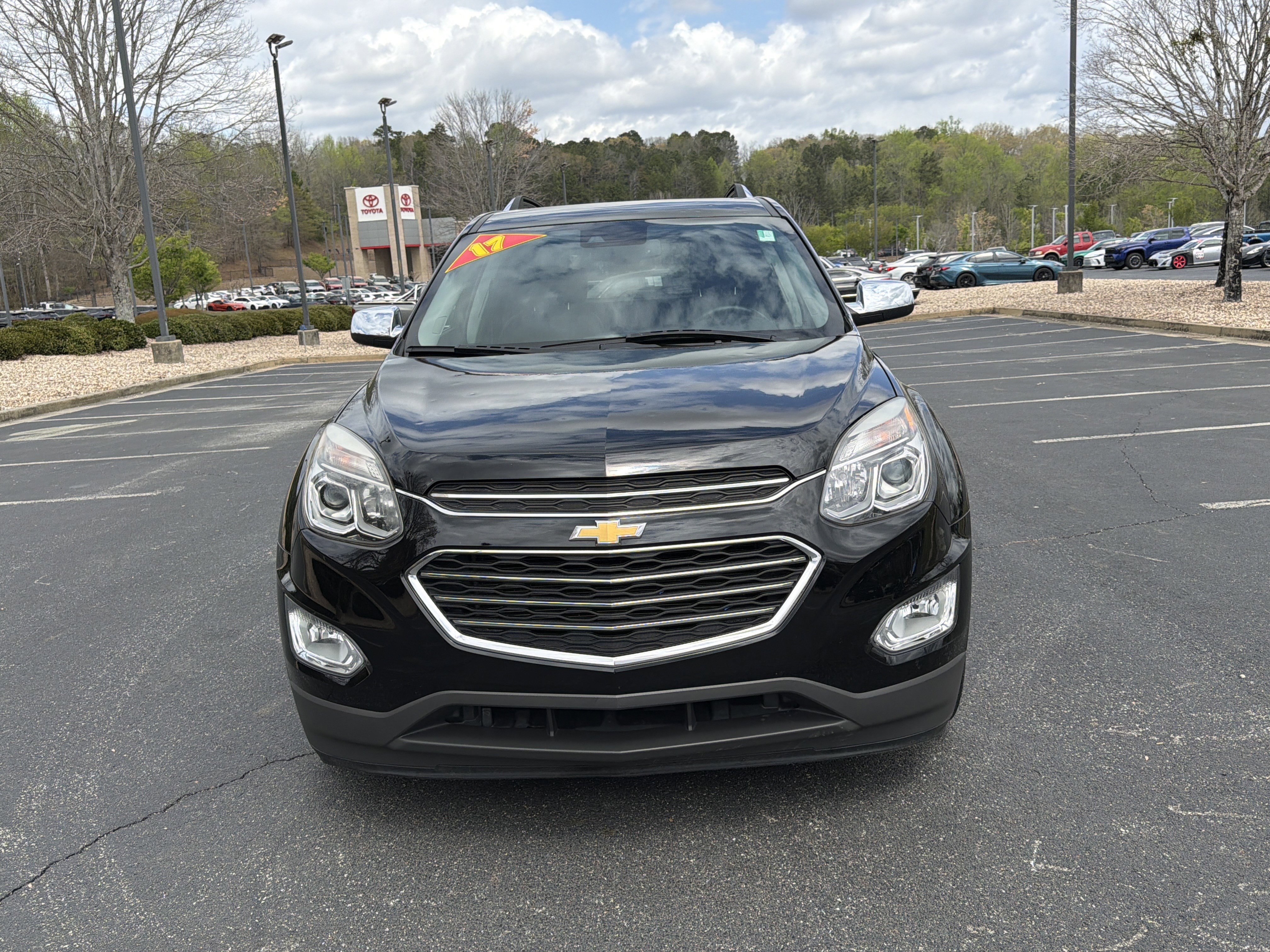 Used 2017 Chevrolet Equinox Premier w/ Enhanced Convenience Package image 2