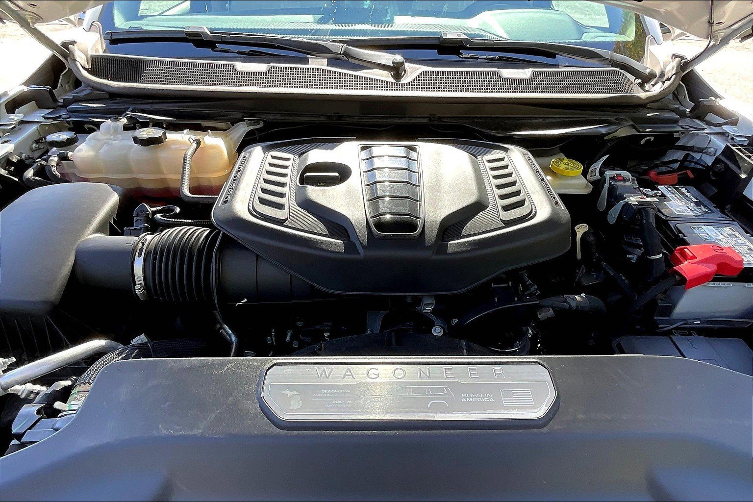 Used 2024 Jeep Wagoneer Series II w/ Flexible Seating Group image 9