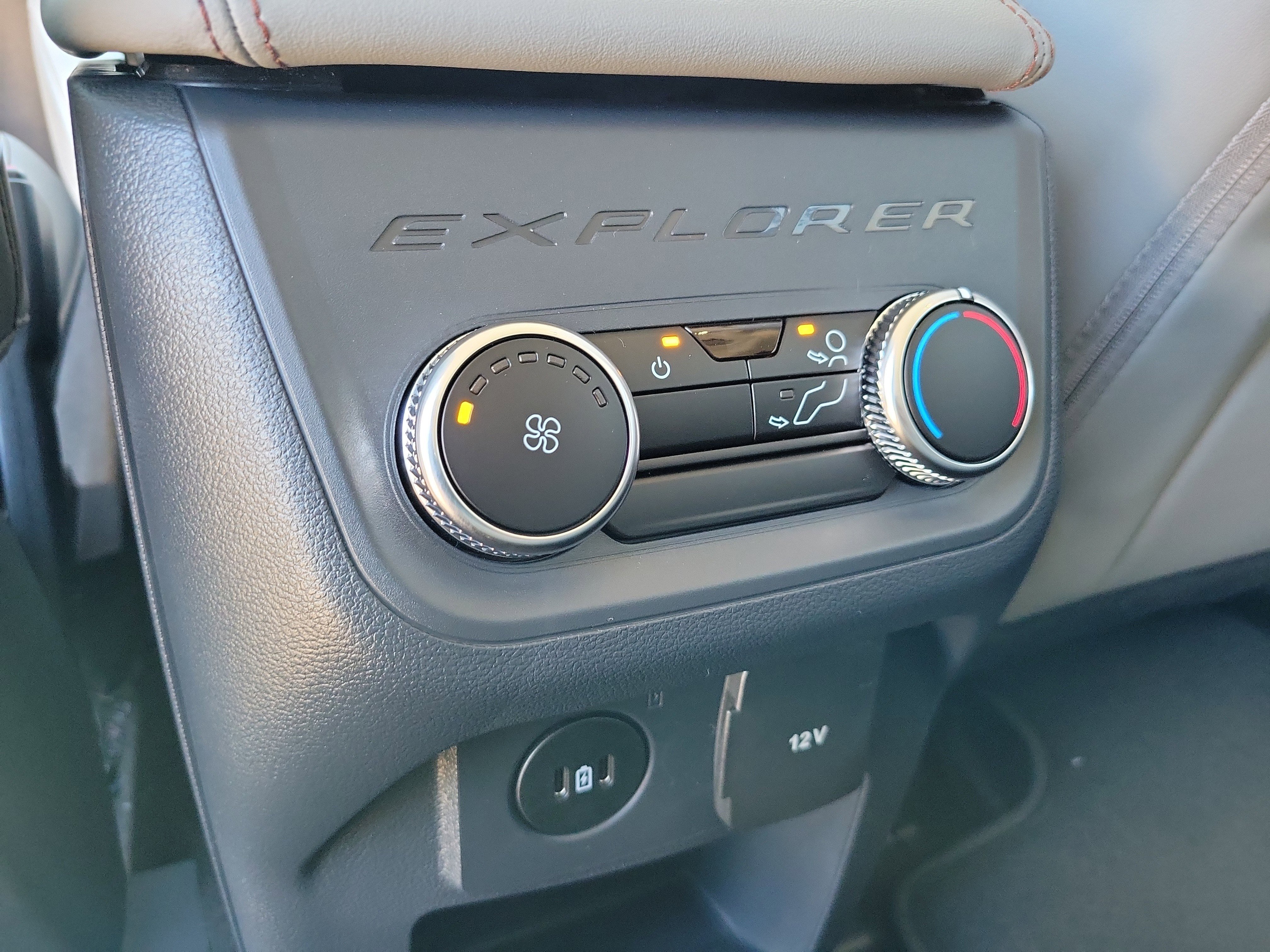 New 2026 Ford Explorer Active w/ Active Comfort Package image 18