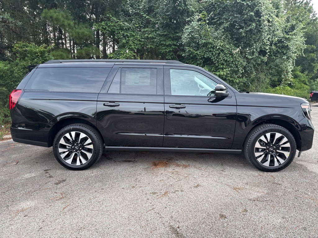 New 2027 Ford Expedition Max Platinum RWD image 10