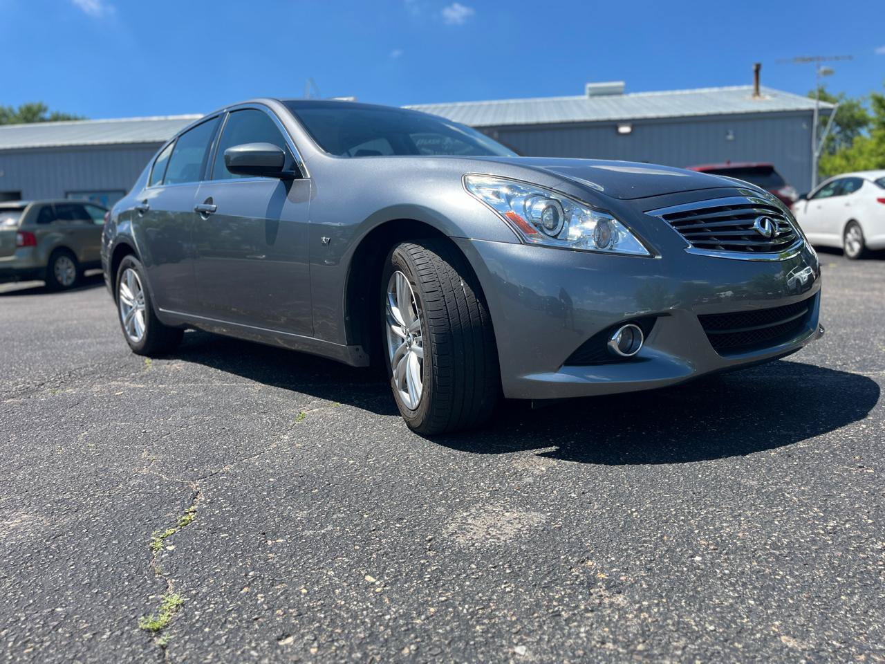 Used 2015 INFINITI Q40 AWD w/ Moonroof Package image 5