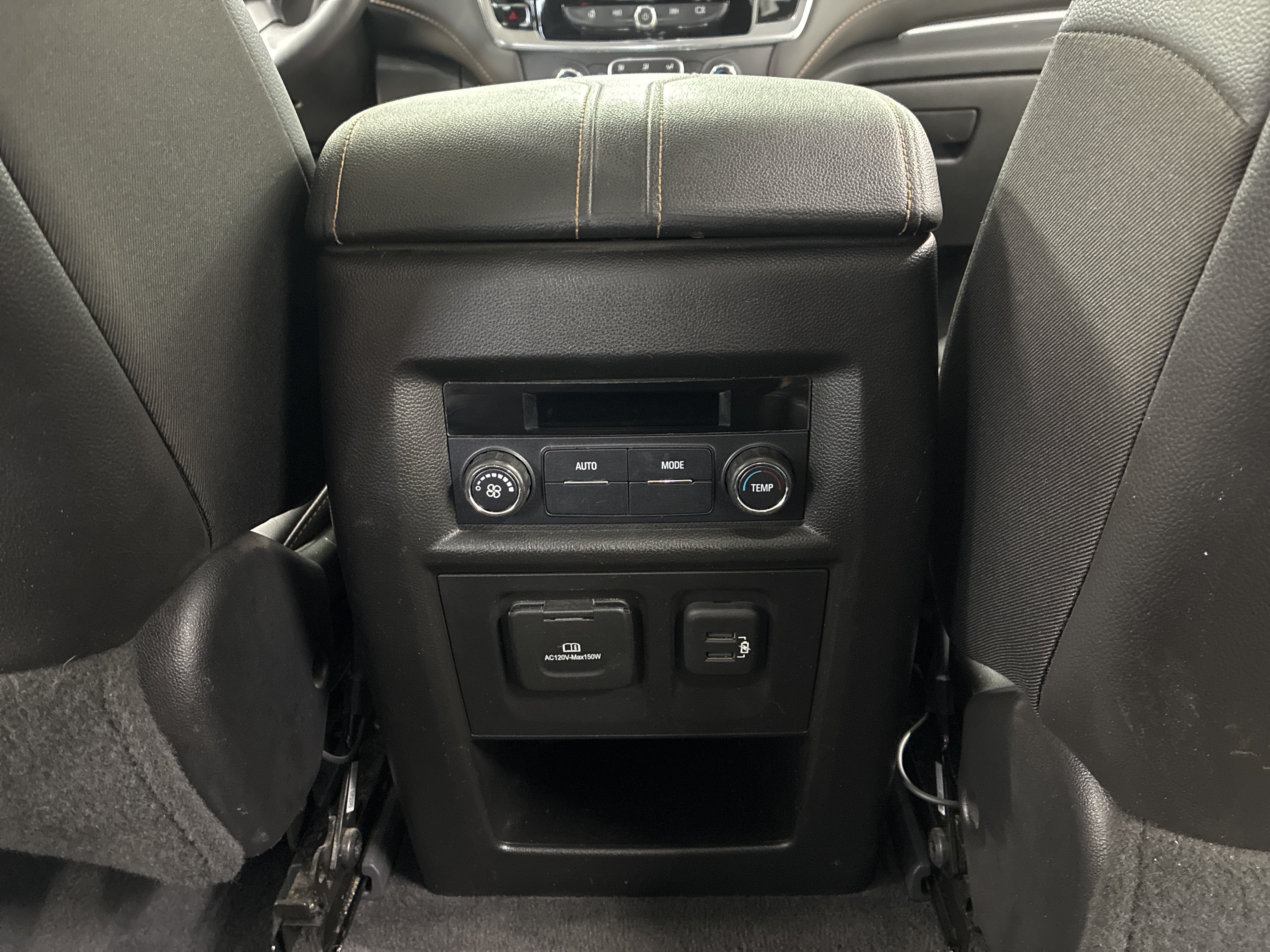 Used 2020 Chevrolet Traverse LT w/ LT Premium Package AWD/4WD image 14