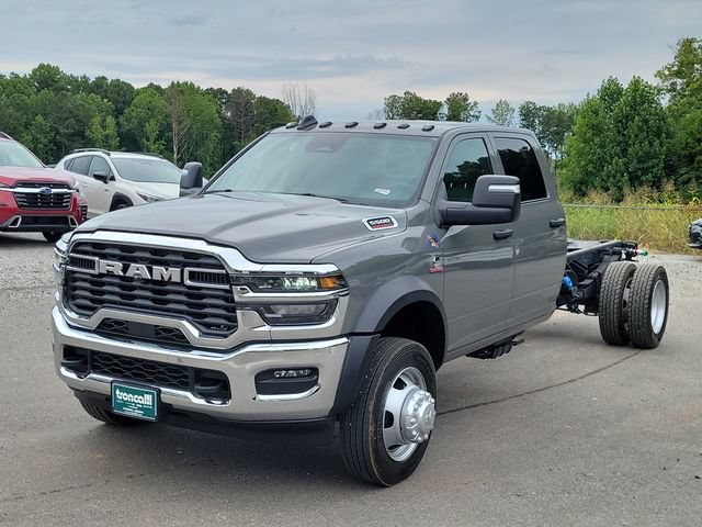 New 2026 RAM 5500 Tradesman AWD/4WD image 3