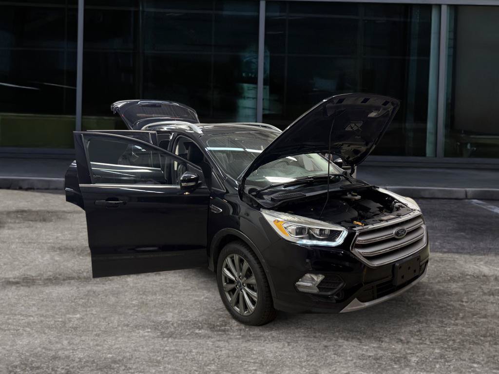 Used 2018 Ford Escape Titanium AWD/4WD image 9