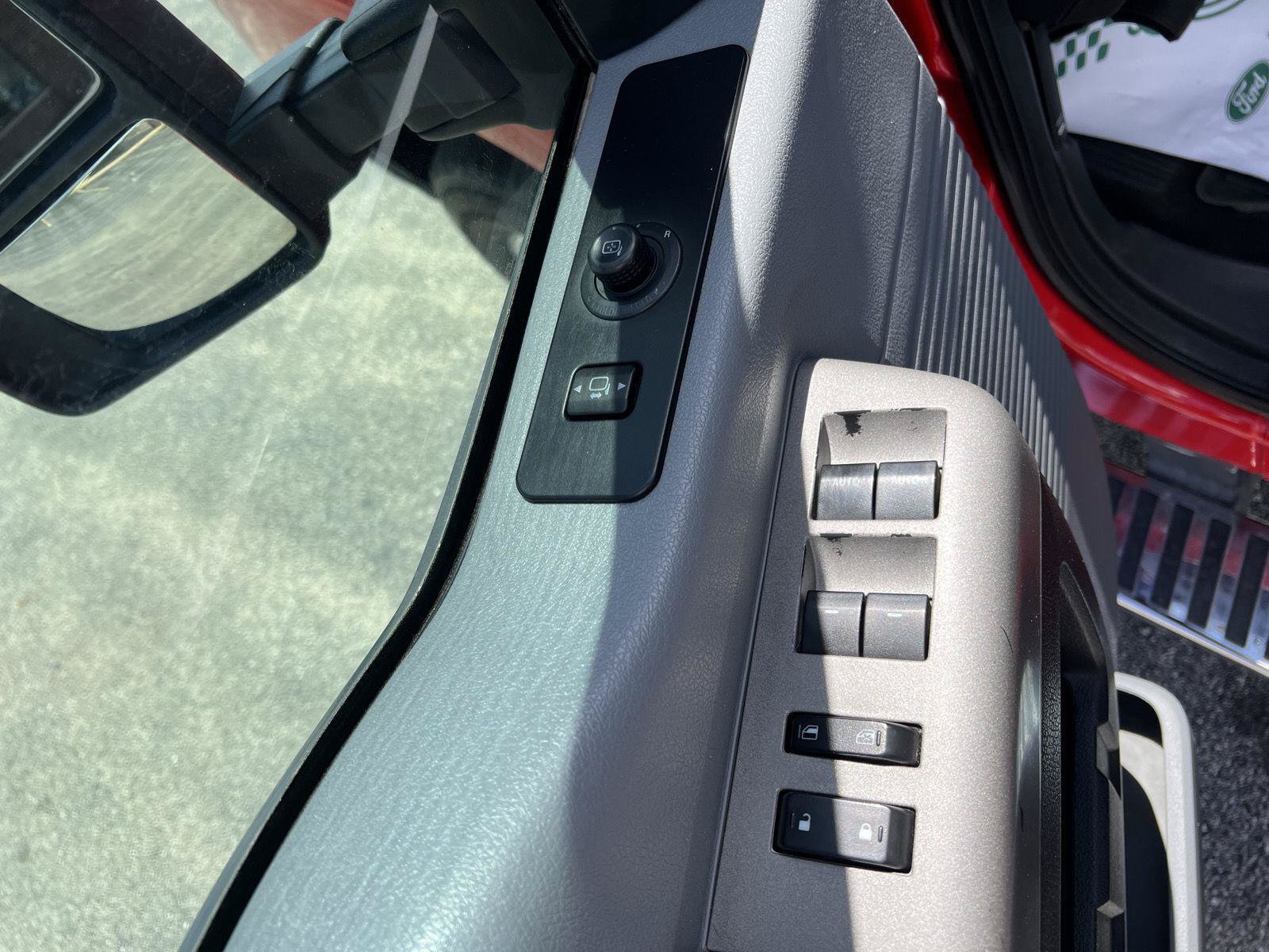 Used 2016 Ford F250 XLT w/ XLT Premium Package AWD/4WD image 16