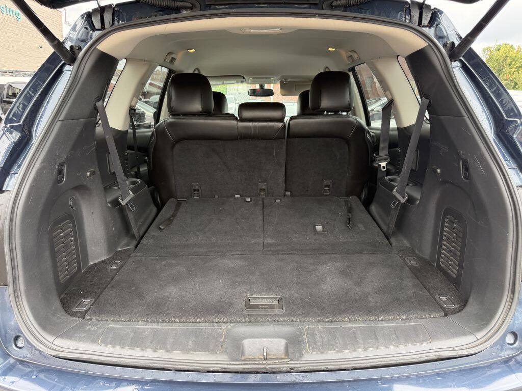 Used 2013 Nissan Pathfinder Platinum AWD/4WD image 10