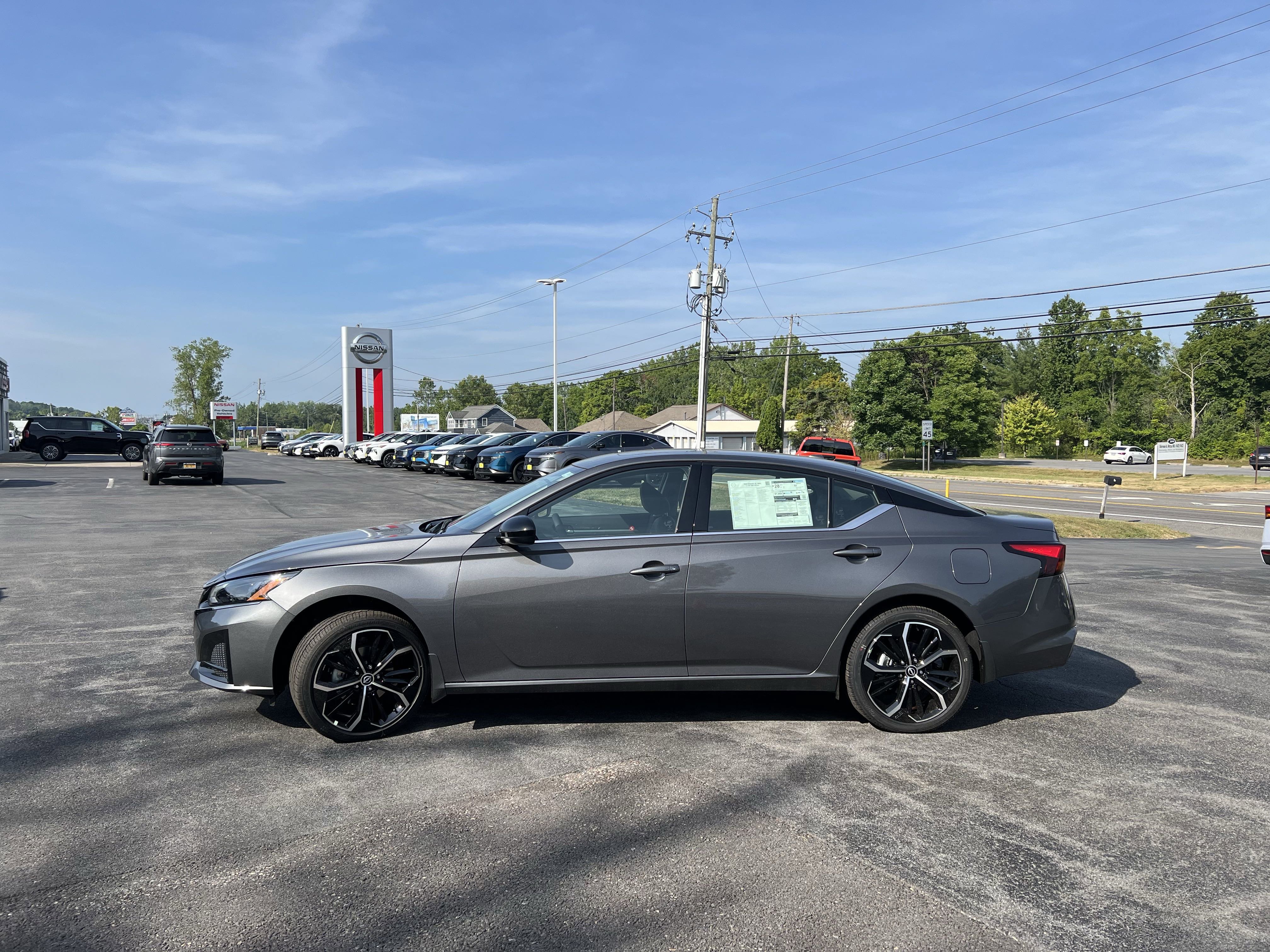 New 2025 Nissan Altima 2.5 SR w/ SR Premium Package image 2