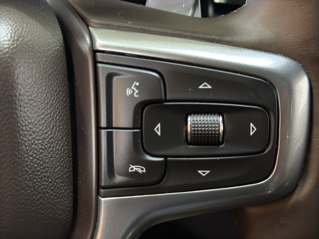 Used 2025 Chevrolet Silverado 1500 LTZ AWD/4WD image 28