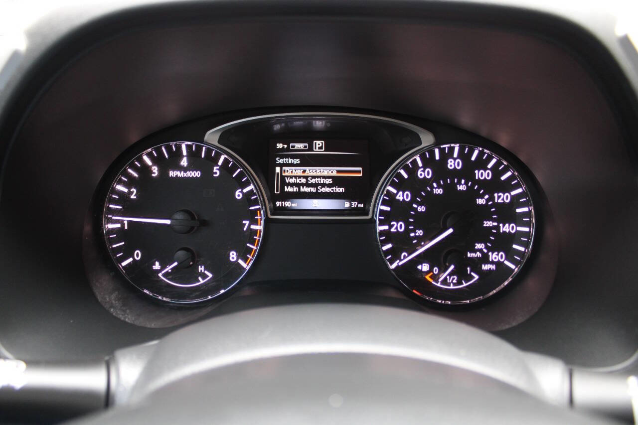 Used 2018 Nissan Pathfinder SV image 41