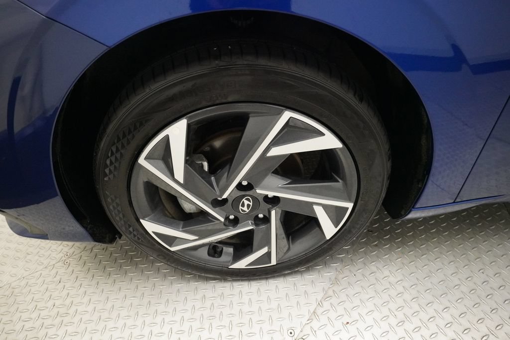 Used 2024 Hyundai Elantra Limited FWD image 25