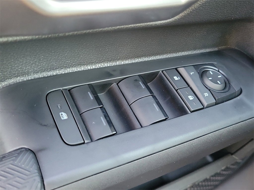 Used 2025 Toyota Tacoma TRD Off-Road image 15