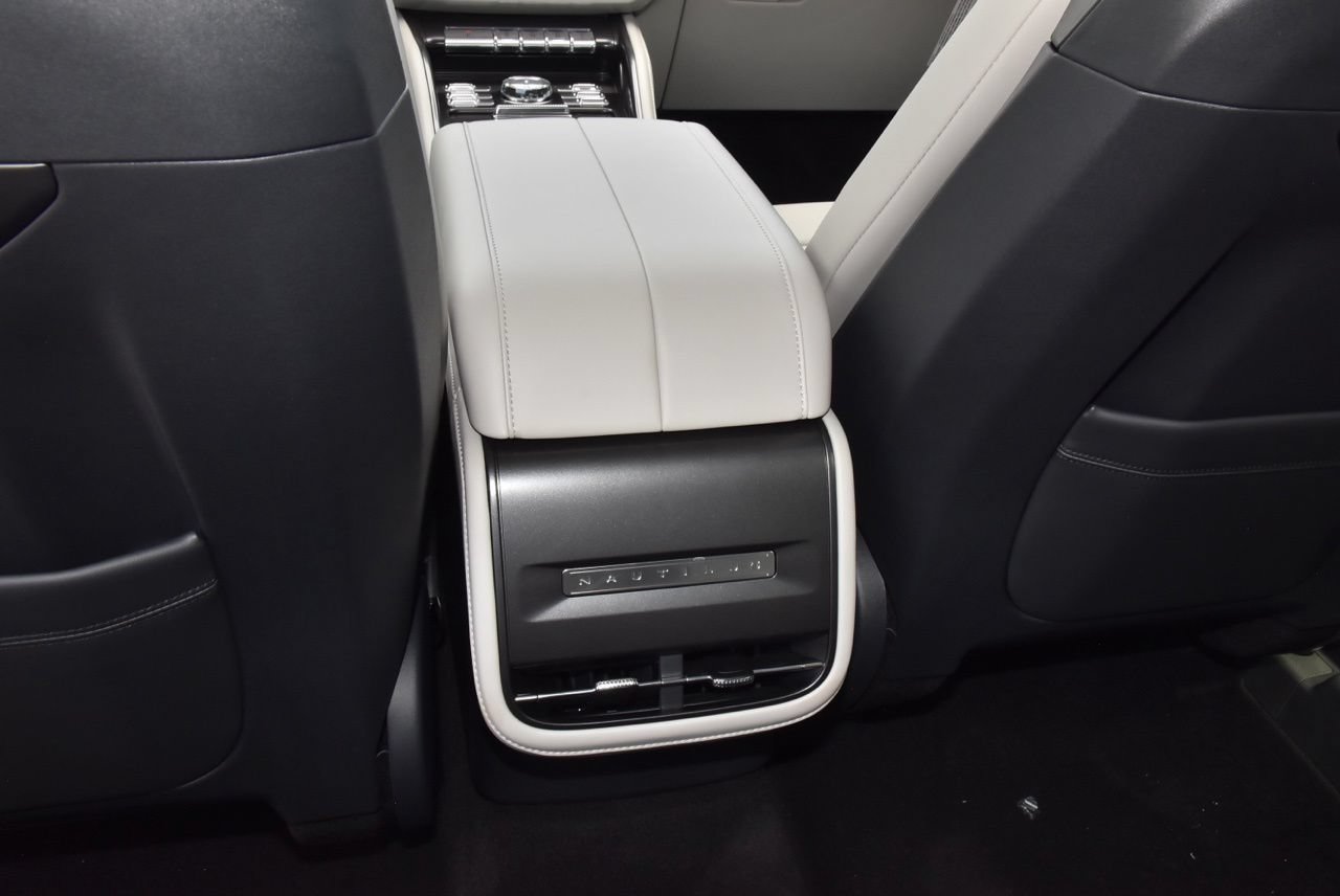 New 2026 Lincoln Nautilus Premier AWD/4WD image 18