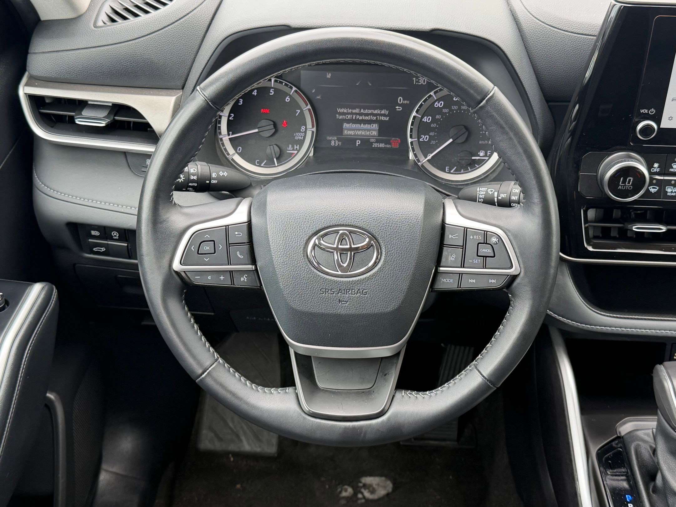 Used 2025 Toyota Highlander LE image 16