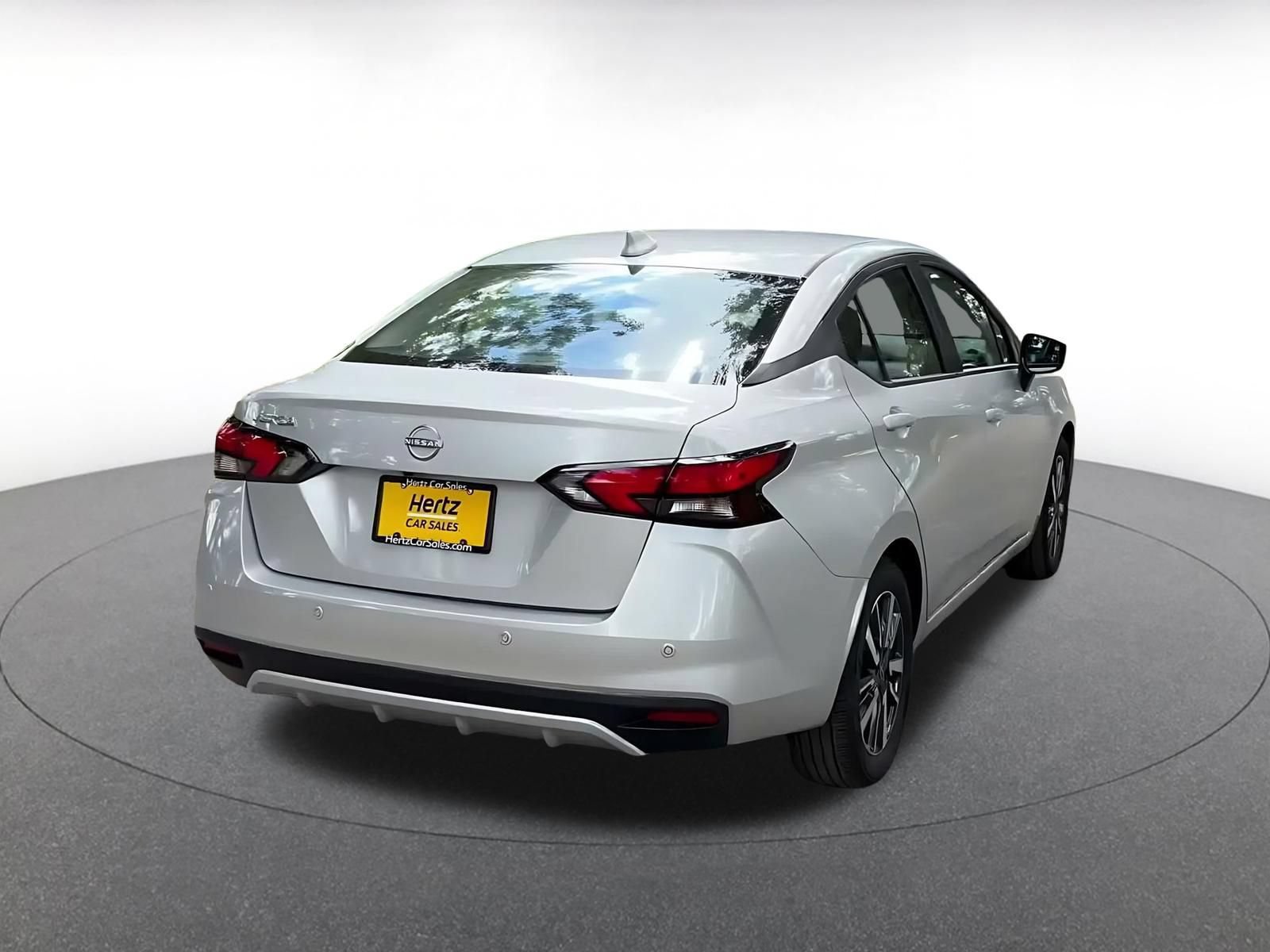Used 2025 Nissan Versa SV FWD image 13