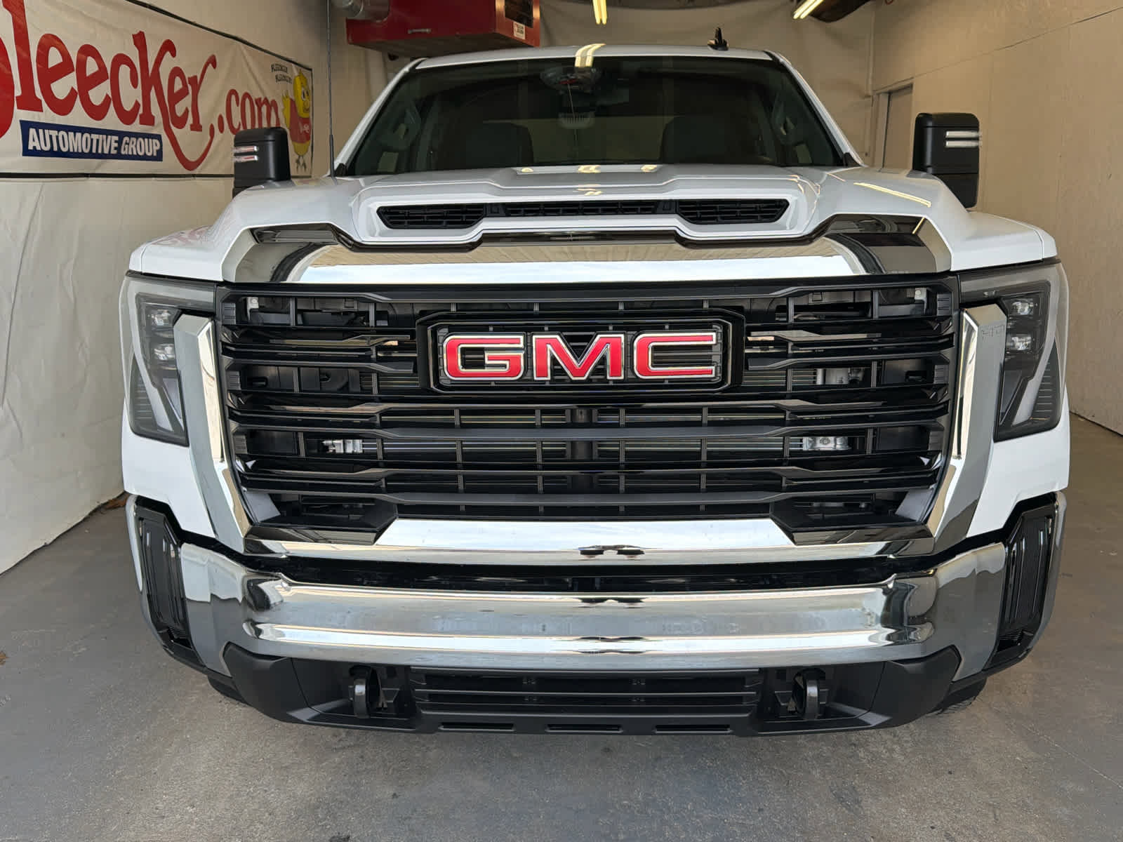 New 2026 GMC Sierra 2500 Pro AWD/4WD image 3