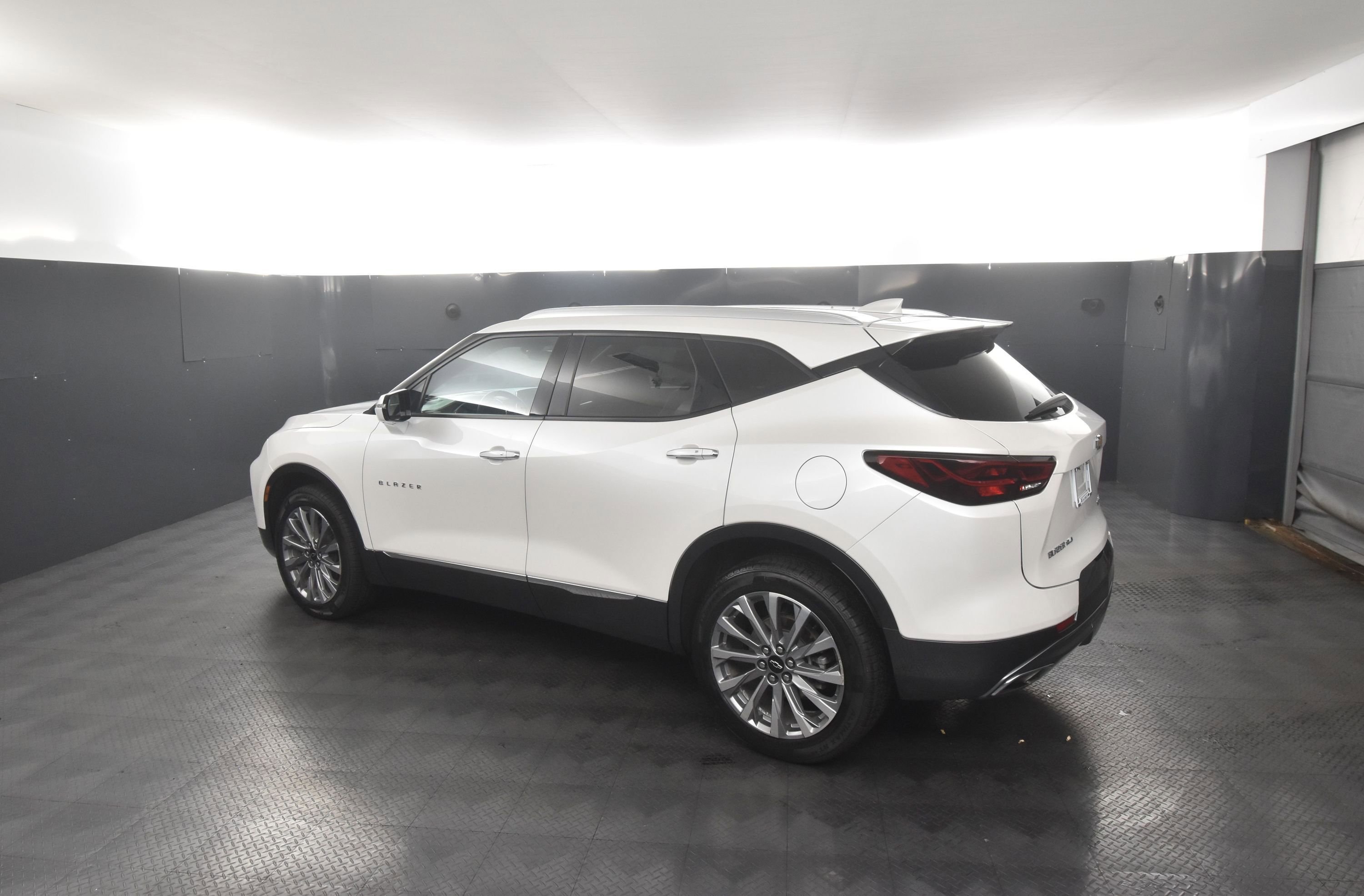 Used 2023 Chevrolet Blazer Premier w/ Driver Confidence II Package image 8