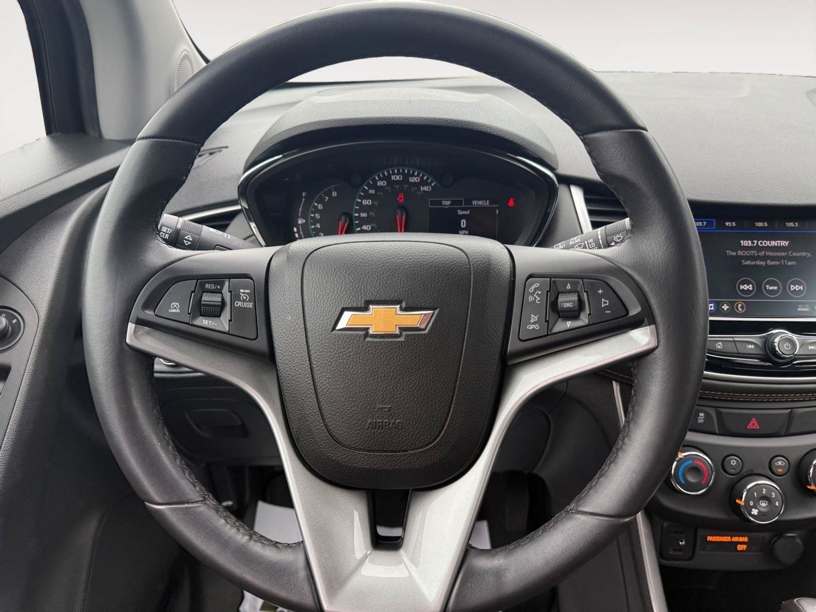 Used 2022 Chevrolet Trax LT w/ LT Convenience Package AWD/4WD image 16