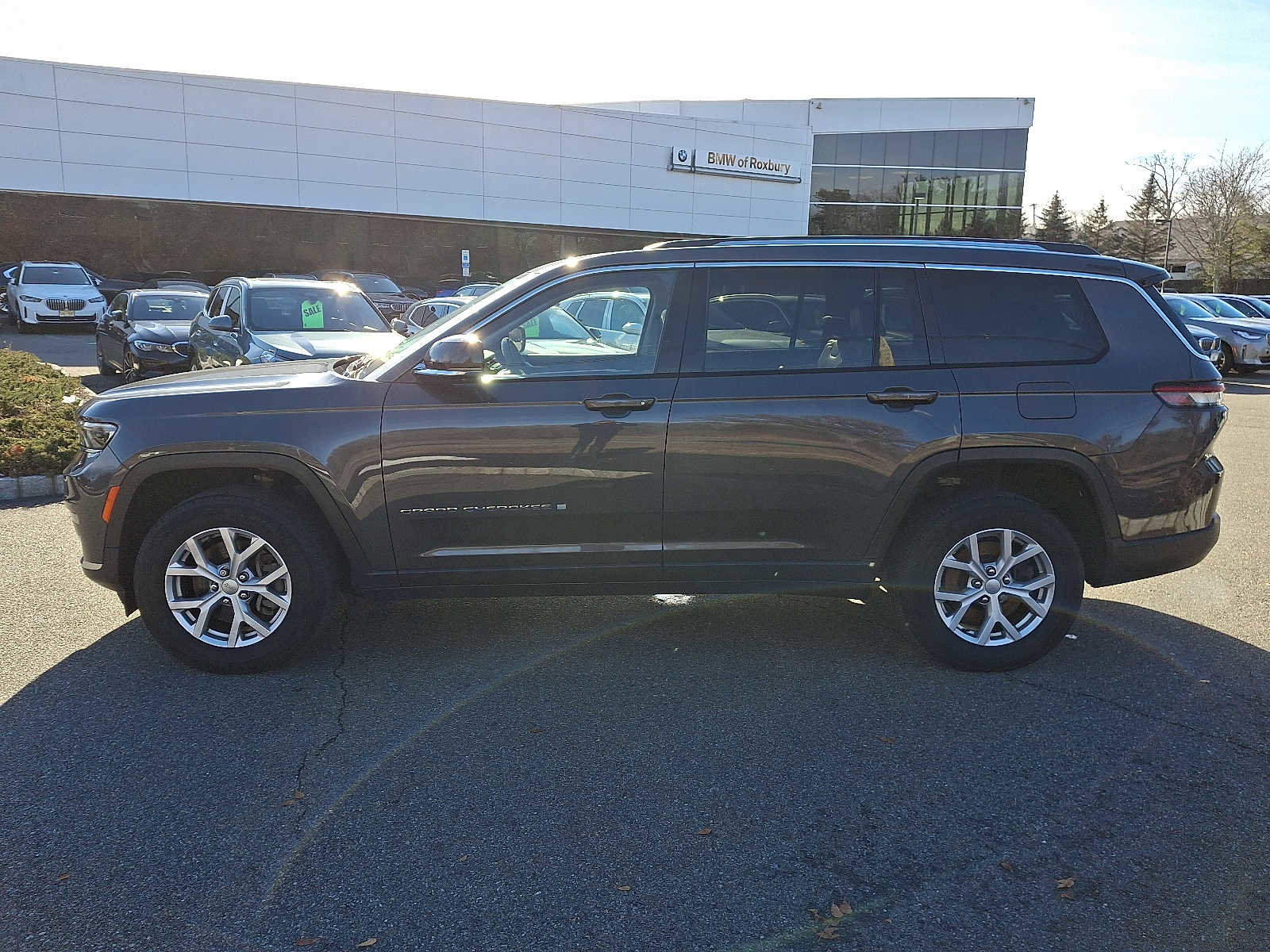 Used 2022 Jeep Grand Cherokee L Limited w/ Luxury Tech Group II AWD/4WD image 4
