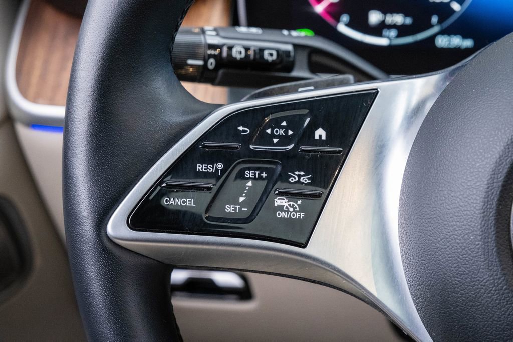 Used 2023 Mercedes-Benz GLC 300 4MATIC w/ Pinnacle Trim Package image 21