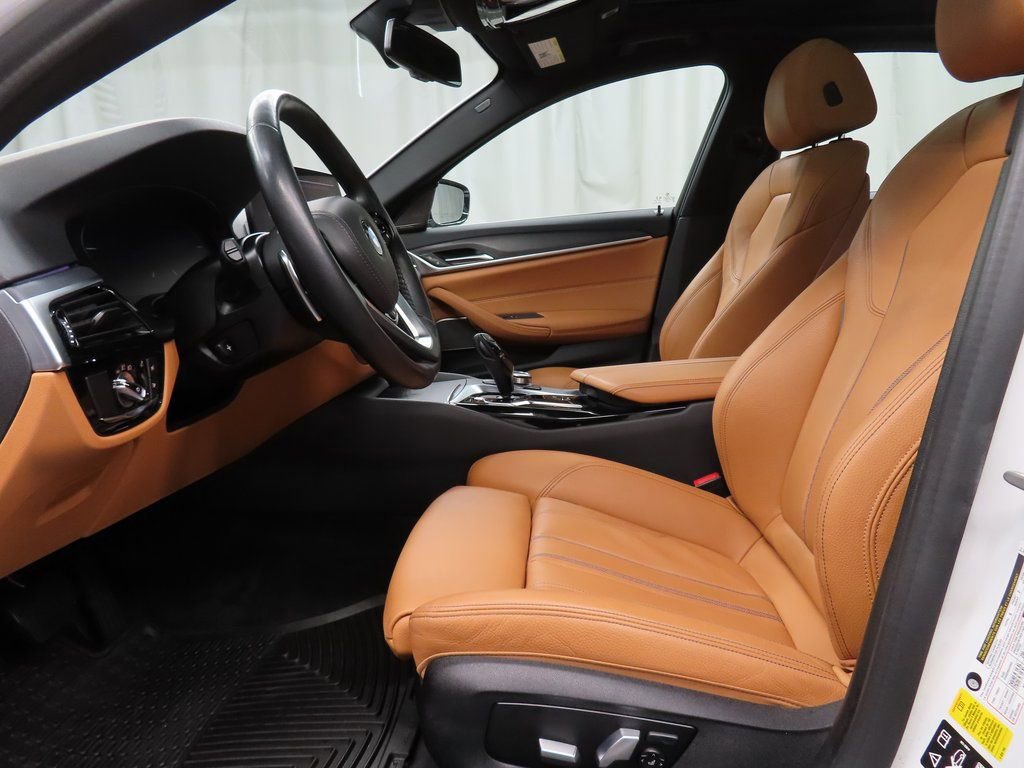 Used 2022 BMW 530i xDrive image 9