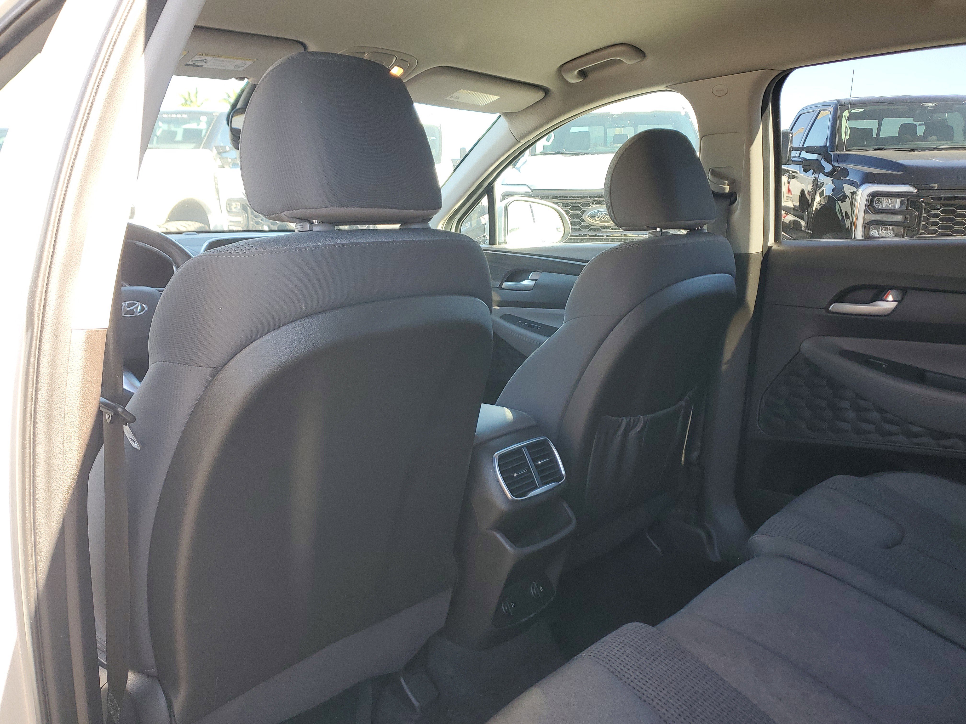 Used 2020 Hyundai Santa Fe SE image 13