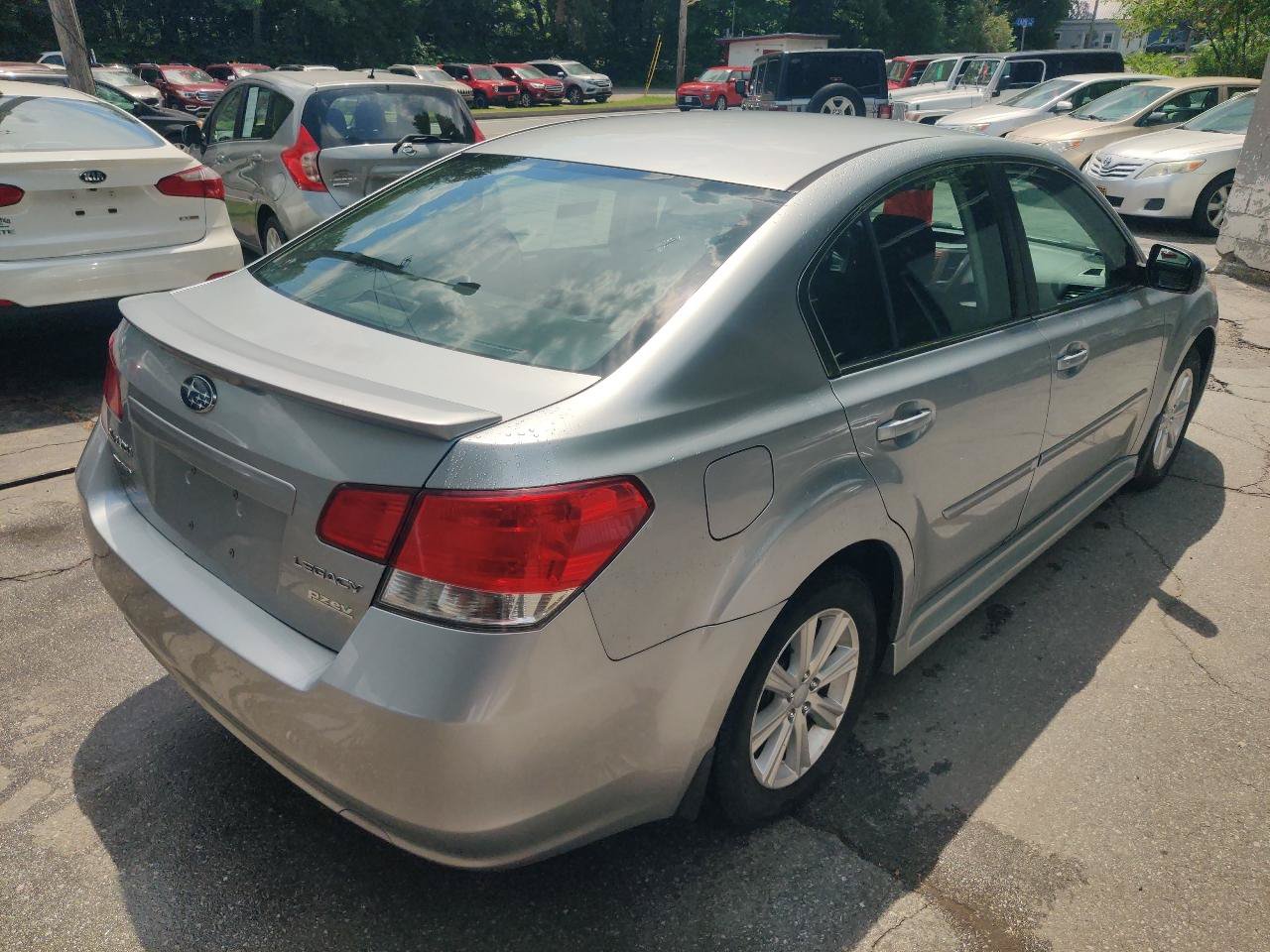Used 2012 Subaru Legacy 2.5i Premium w/ All-Weather Pkg AWD/4WD image 6