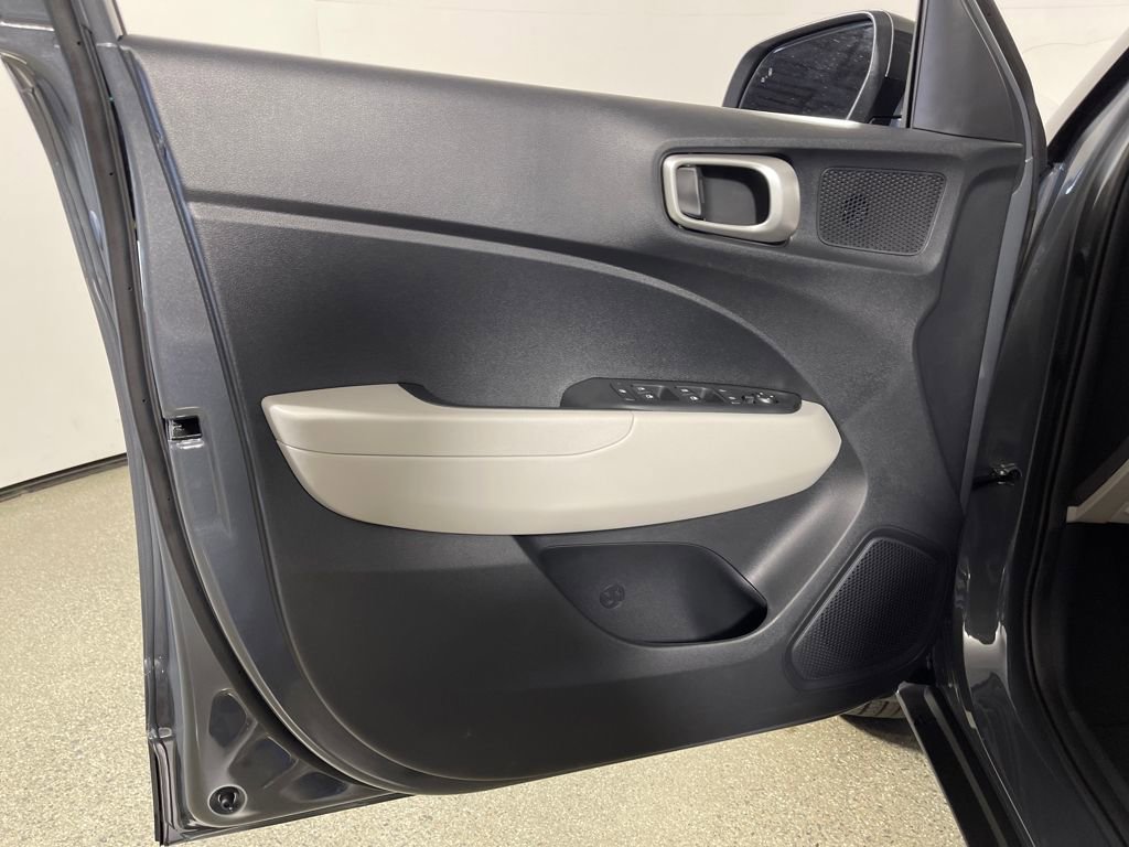 New 2026 Hyundai Venue SEL FWD image 19
