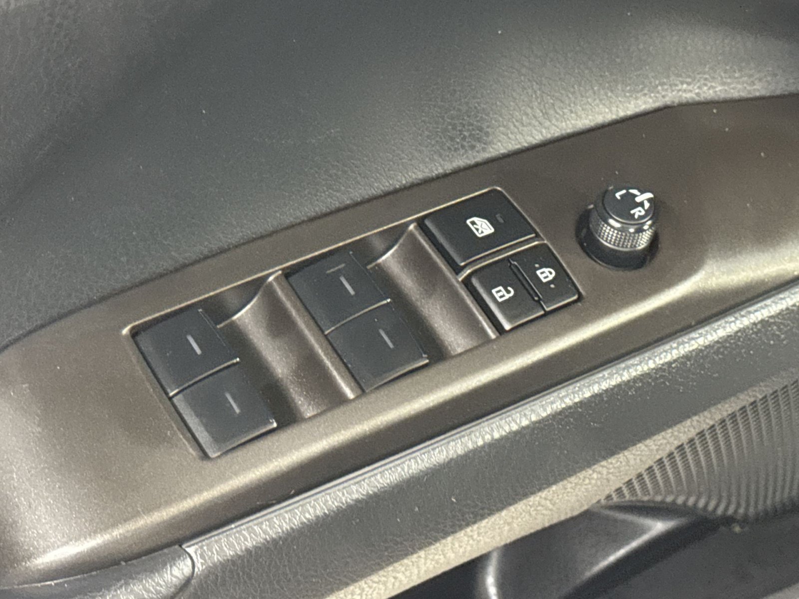 Used 2023 Toyota Camry SE AWD/4WD image 17