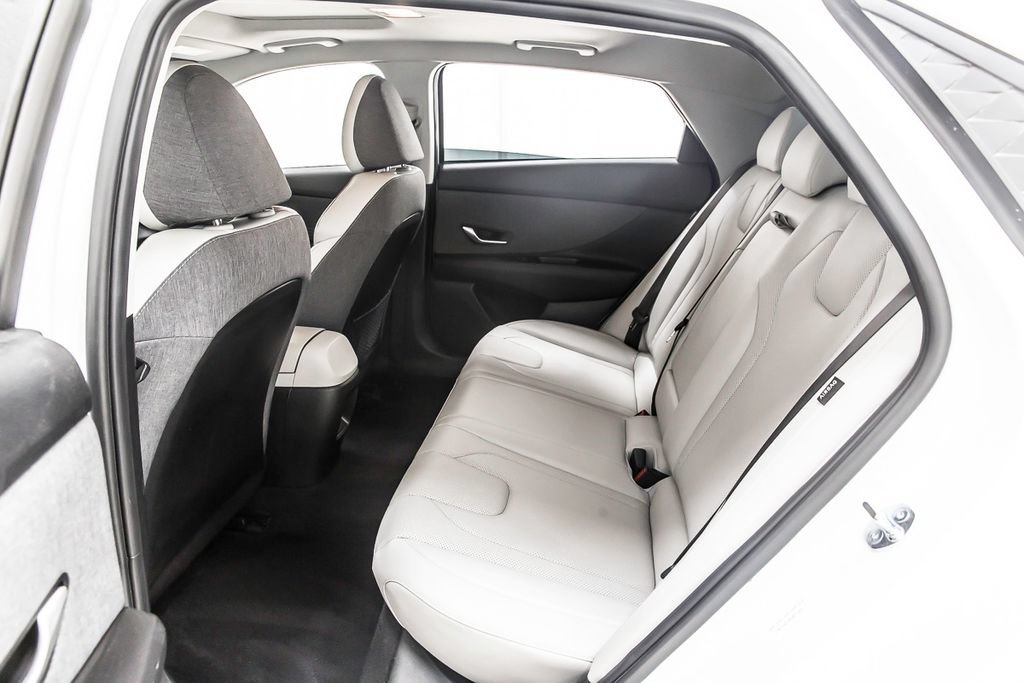 Used 2025 Hyundai Elantra Limited FWD image 29