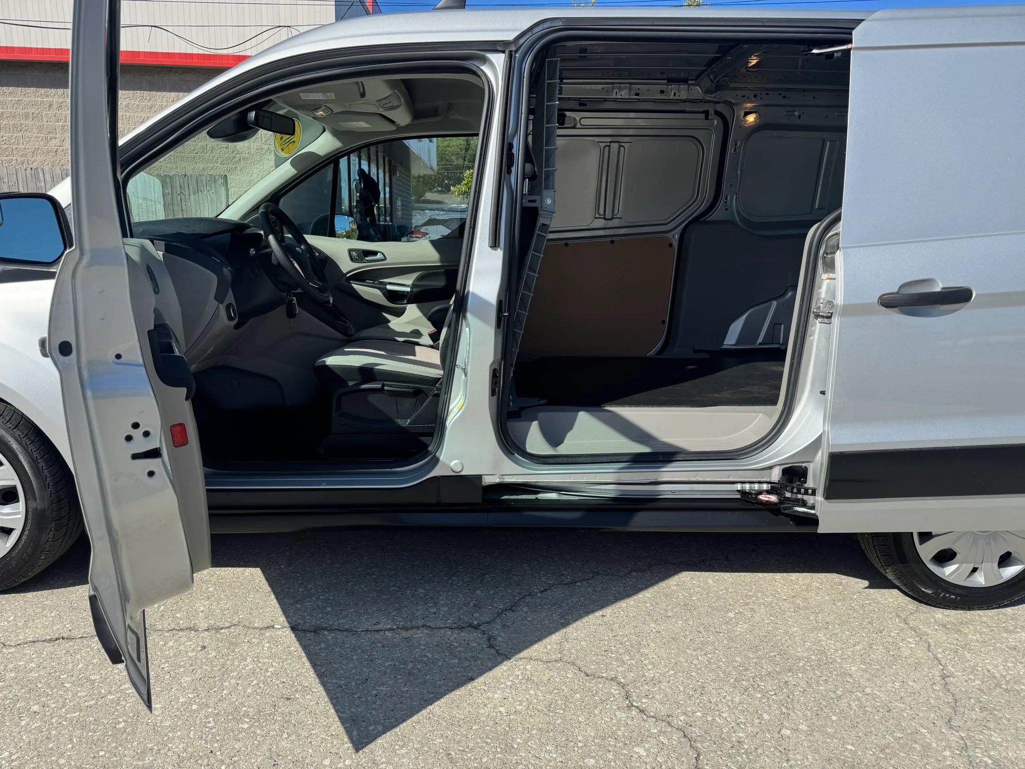 Used 2023 Ford Transit Connect XLT FWD image 23