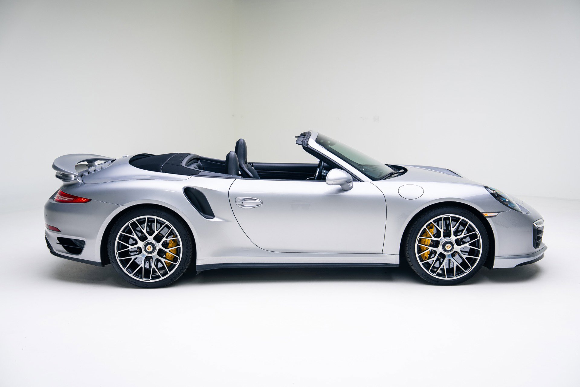 Used 2016 Porsche 911 Turbo S image 19