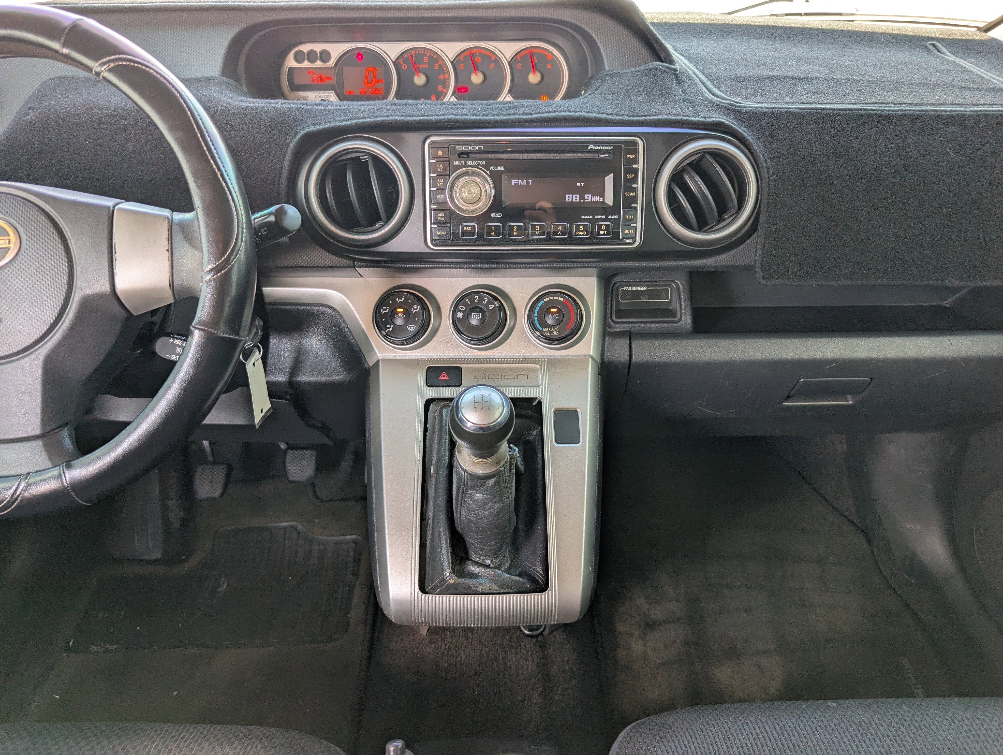 Used 2009 Scion xB FWD image 7