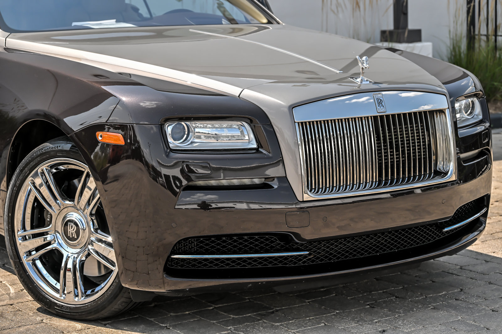 Used 2016 Rolls-Royce Wraith RWD image 2