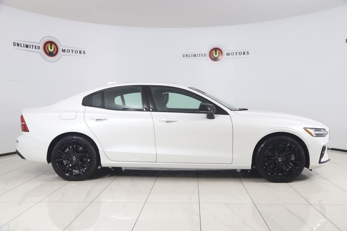 Used 2024 Volvo S60 T8 Plus AWD/4WD image 2