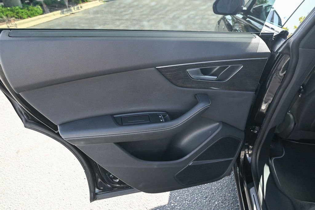 Used 2022 Audi Q8 Premium Plus image 23