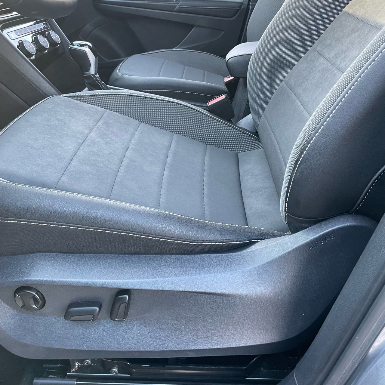 Used 2024 Volkswagen Taos SE image 24